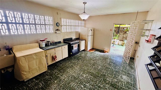 Calle 232 COUNTRY CLUB JF-34, Carolina, PR 00982