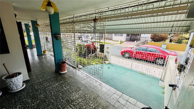Calle 232 COUNTRY CLUB JF-34, Carolina, PR 00982