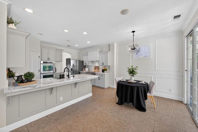 1736 N Holly Avenue, Clovis, CA 93619