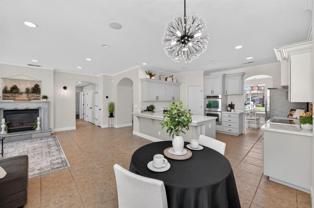 1736 N Holly Avenue, Clovis, CA 93619