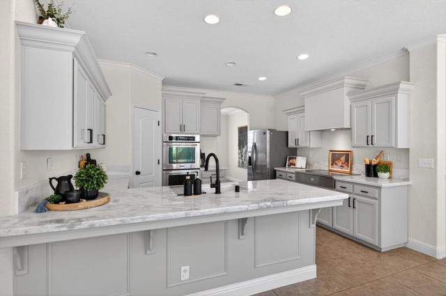 1736 N Holly Avenue, Clovis, CA 93619