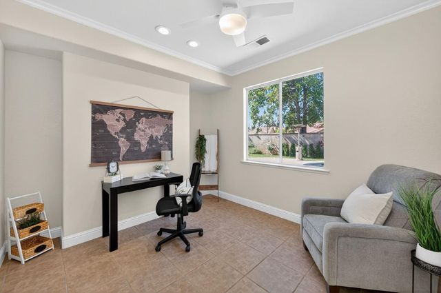 1736 N Holly Avenue, Clovis, CA 93619