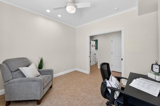 1736 N Holly Avenue, Clovis, CA 93619