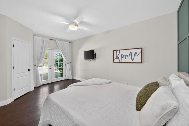 1736 N Holly Avenue, Clovis, CA 93619