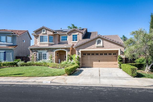 1736 N Holly Avenue, Clovis, CA 93619