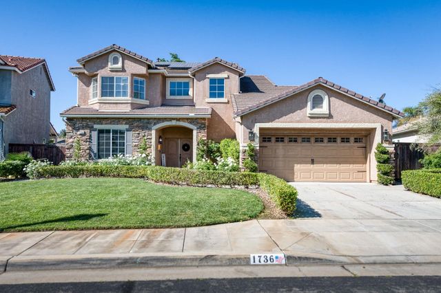 1736 N Holly Avenue, Clovis, CA 93619