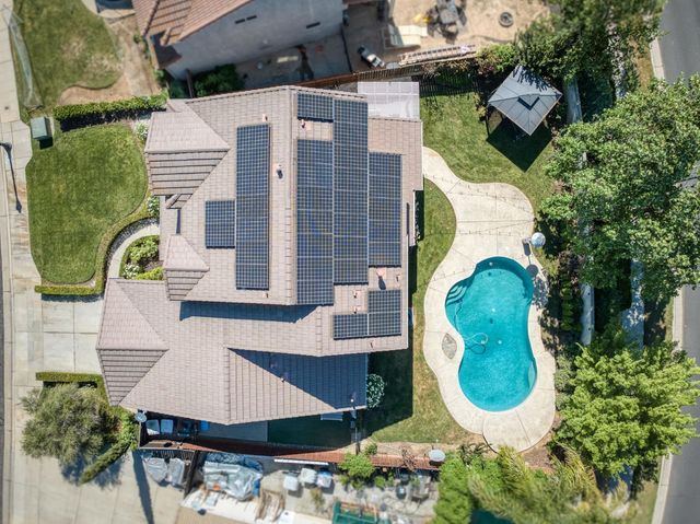 1736 N Holly Avenue, Clovis, CA 93619