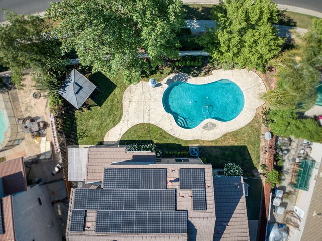 1736 N Holly Avenue, Clovis, CA 93619