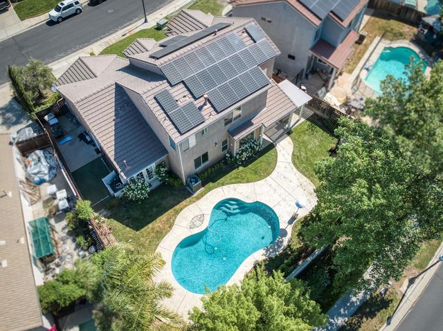 1736 N Holly Avenue, Clovis, CA 93619