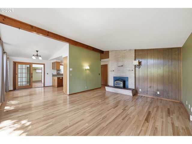 4630 W HILLSIDE Dr, Eugene, OR 97405