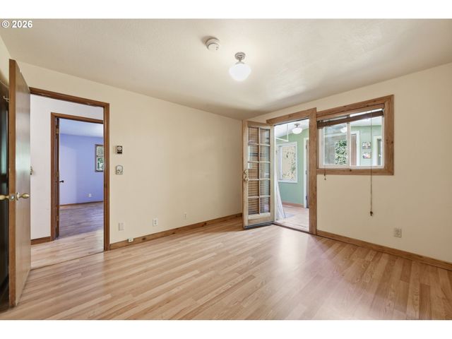 4630 W HILLSIDE Dr, Eugene, OR 97405
