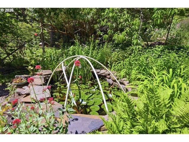 4630 W HILLSIDE Dr, Eugene, OR 97405