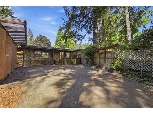 4630 W HILLSIDE Dr, Eugene, OR 97405