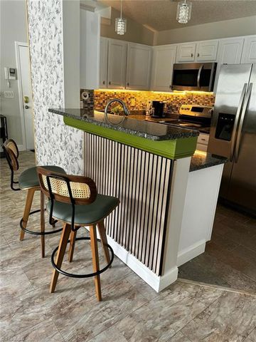 531 Ivy Glen Drive, Winston-salem, NC 27127