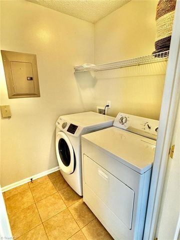 531 Ivy Glen Drive, Winston-salem, NC 27127