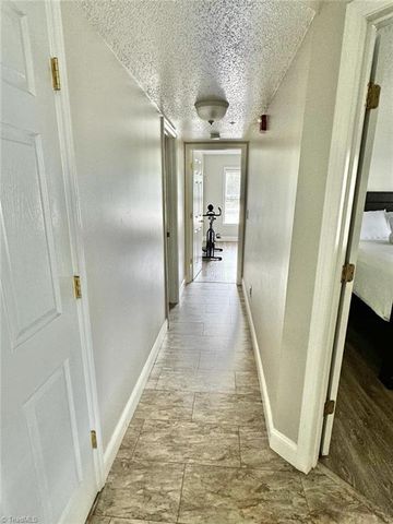 531 Ivy Glen Drive, Winston-salem, NC 27127