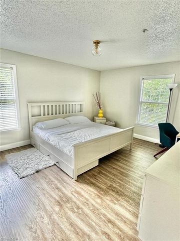 531 Ivy Glen Drive, Winston-salem, NC 27127