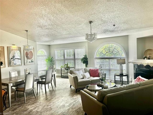 531 Ivy Glen Drive, Winston-salem, NC 27127