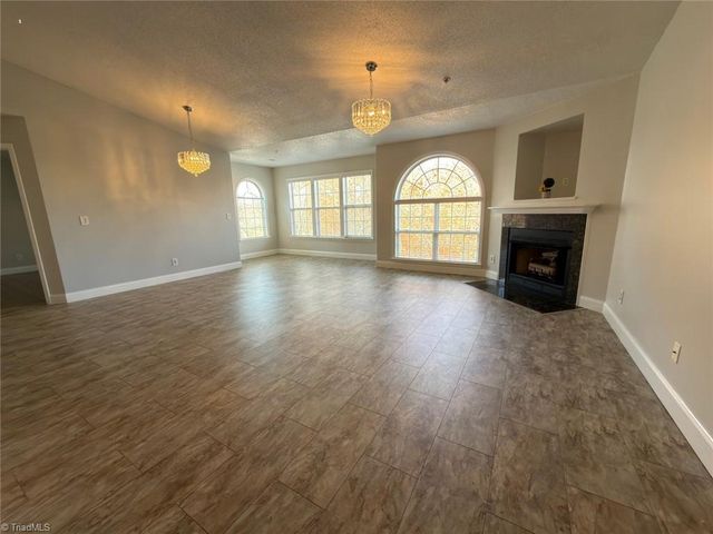 531 Ivy Glen Drive, Winston-salem, NC 27127