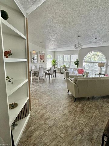 531 Ivy Glen Drive, Winston-salem, NC 27127