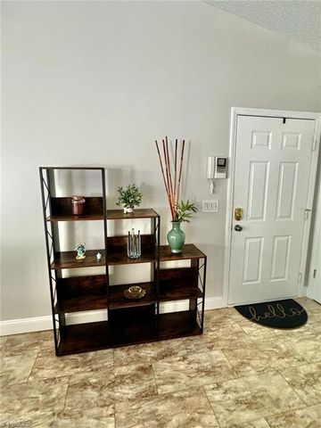 531 Ivy Glen Drive, Winston-salem, NC 27127