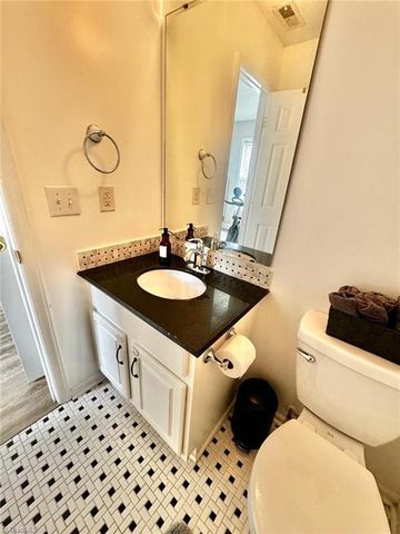 531 Ivy Glen Drive, Winston-salem, NC 27127