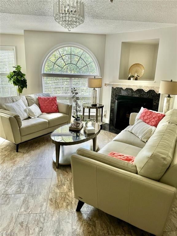 531 Ivy Glen Drive, Winston-salem, NC 27127