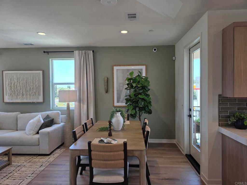 Image 3 of property listing at 7610 Quest Lane, Santee, CA 92071