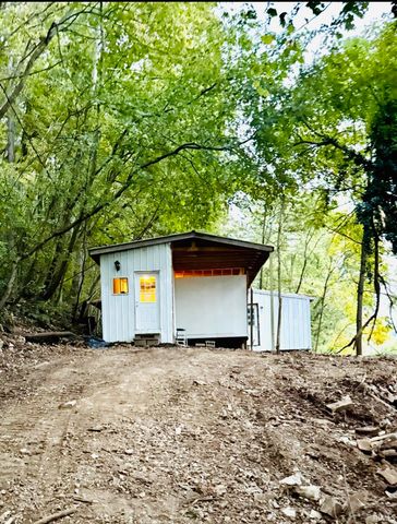 467 Rivervale Cabin Road, Bedford, IN 47421