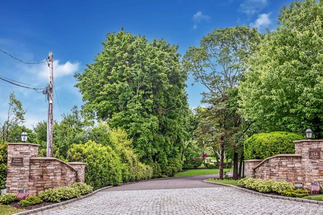 154A Stony Hollow Road, Greenlawn, NY 11740