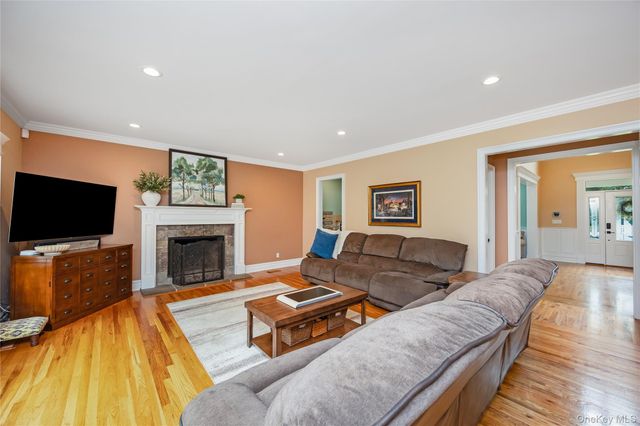154A Stony Hollow Road, Greenlawn, NY 11740