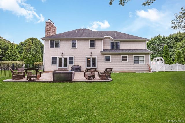 154A Stony Hollow Road, Greenlawn, NY 11740