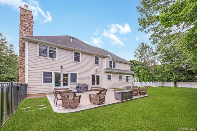 154A Stony Hollow Road, Greenlawn, NY 11740