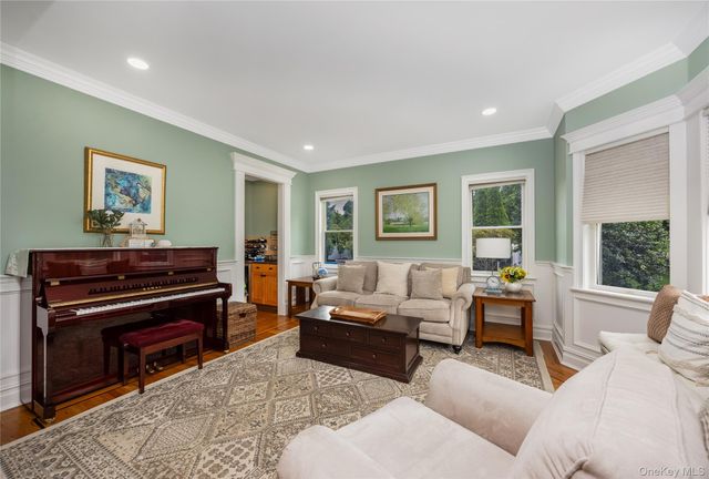 154A Stony Hollow Road, Greenlawn, NY 11740