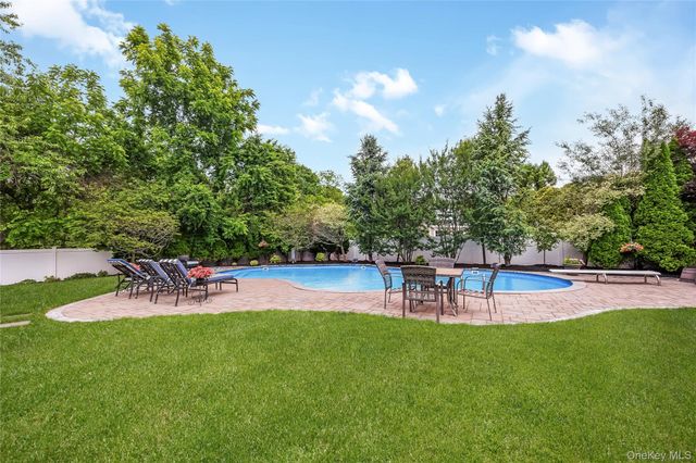 154A Stony Hollow Road, Greenlawn, NY 11740