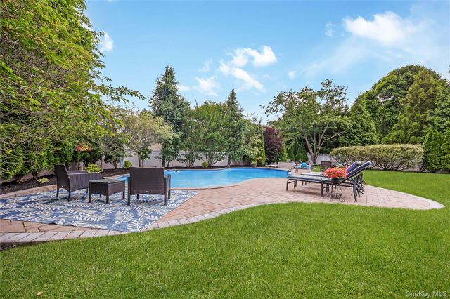 154A Stony Hollow Road, Greenlawn, NY 11740