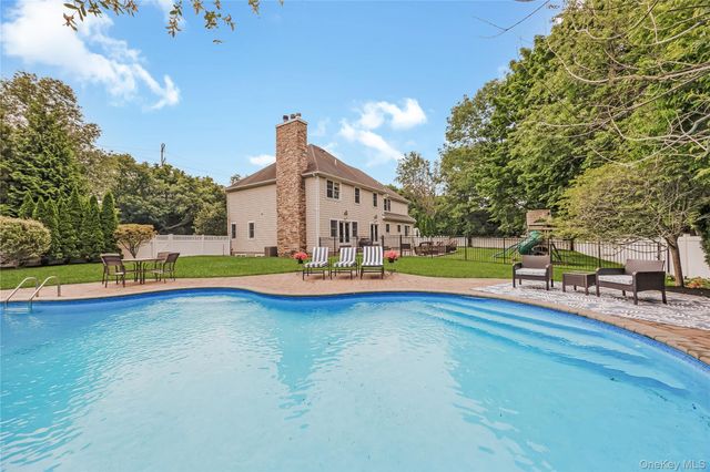 154A Stony Hollow Road, Greenlawn, NY 11740