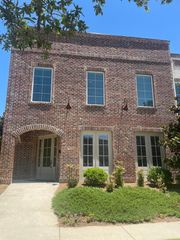 26 Town Center, Hattiesburg, MS 39402