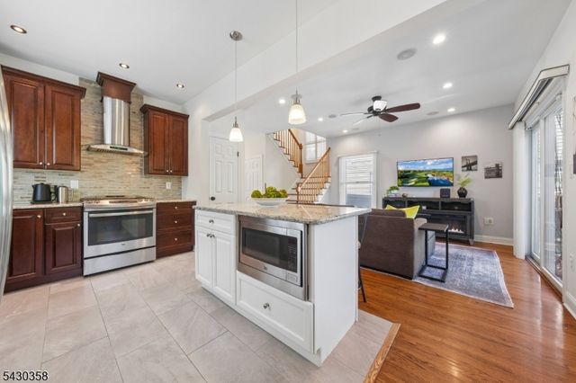 13 Edgar St, Summit City, NJ 07901