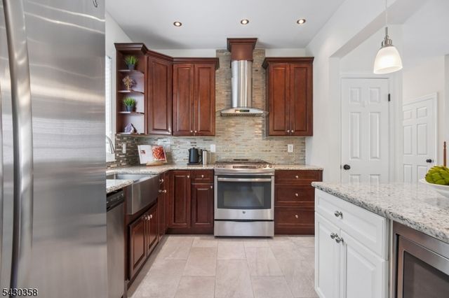 13 Edgar St, Summit City, NJ 07901
