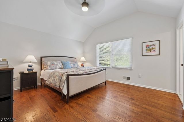 13 Edgar St, Summit City, NJ 07901