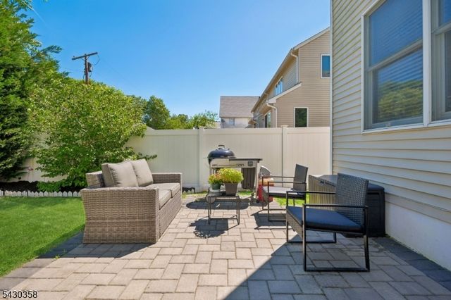 13 Edgar St, Summit City, NJ 07901