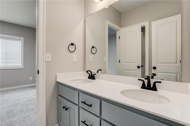 18722 W 169th Terrace, Olathe, KS 66062