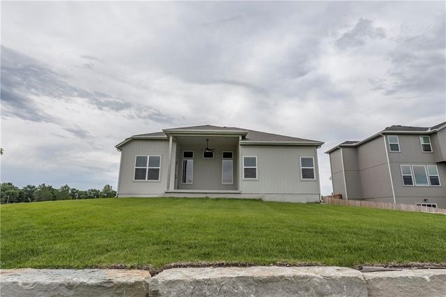 18722 W 169th Terrace, Olathe, KS 66062