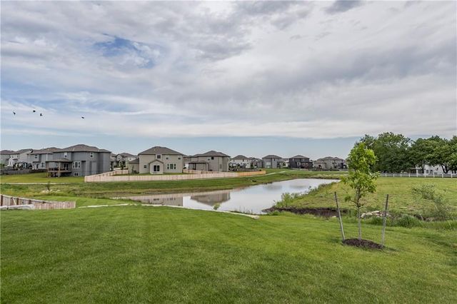 18722 W 169th Terrace, Olathe, KS 66062