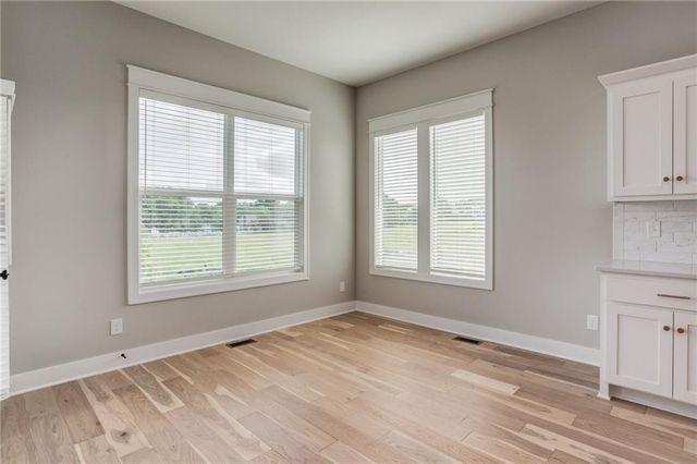 18722 W 169th Terrace, Olathe, KS 66062