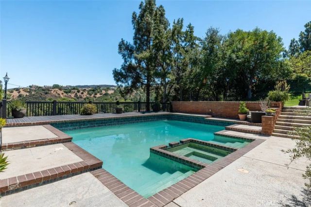 3960 Ellenita, Tarzana, CA 91356