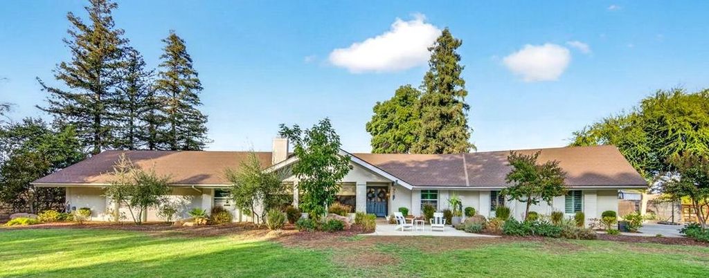 Image 1 of property listing at 6668 Forrestal Avenue, Clovis, CA 93619