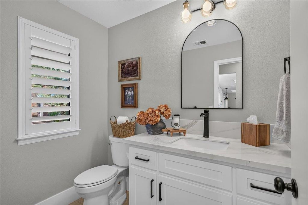 Image 14 of property listing at 6668 Forrestal Avenue, Clovis, CA 93619