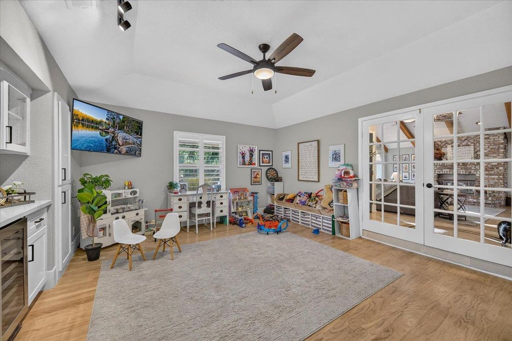 Image 16 of property listing at 6668 Forrestal Avenue, Clovis, CA 93619